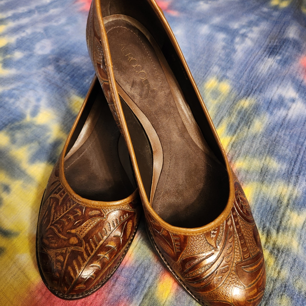 AEROSOLES Brown Leather Heels with Intricate Design